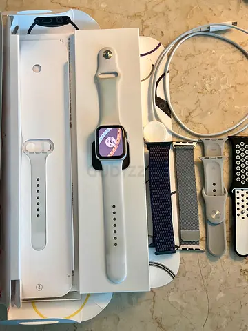 Apple Watch SE 2 Gps + Cellular 40mm silver with Multiple Straps Original Box. Very good Condition