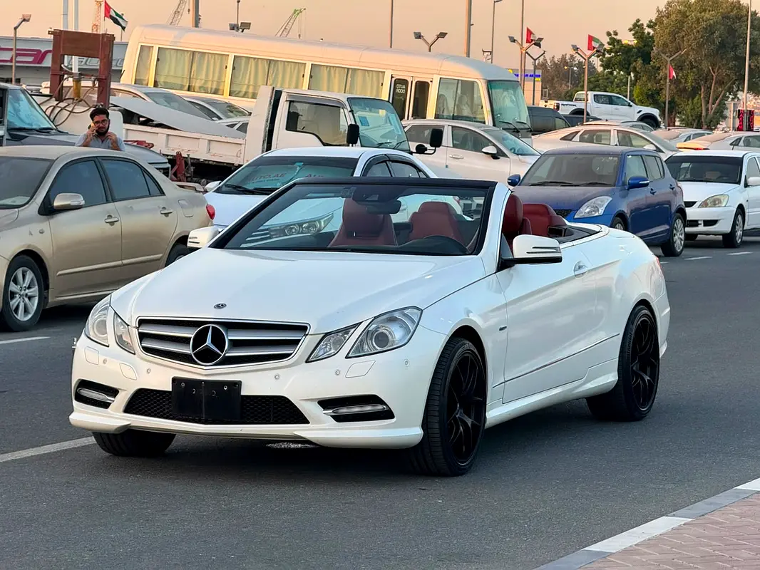 Mercedes-Benz E-Class 2012 — photo 1 of 20