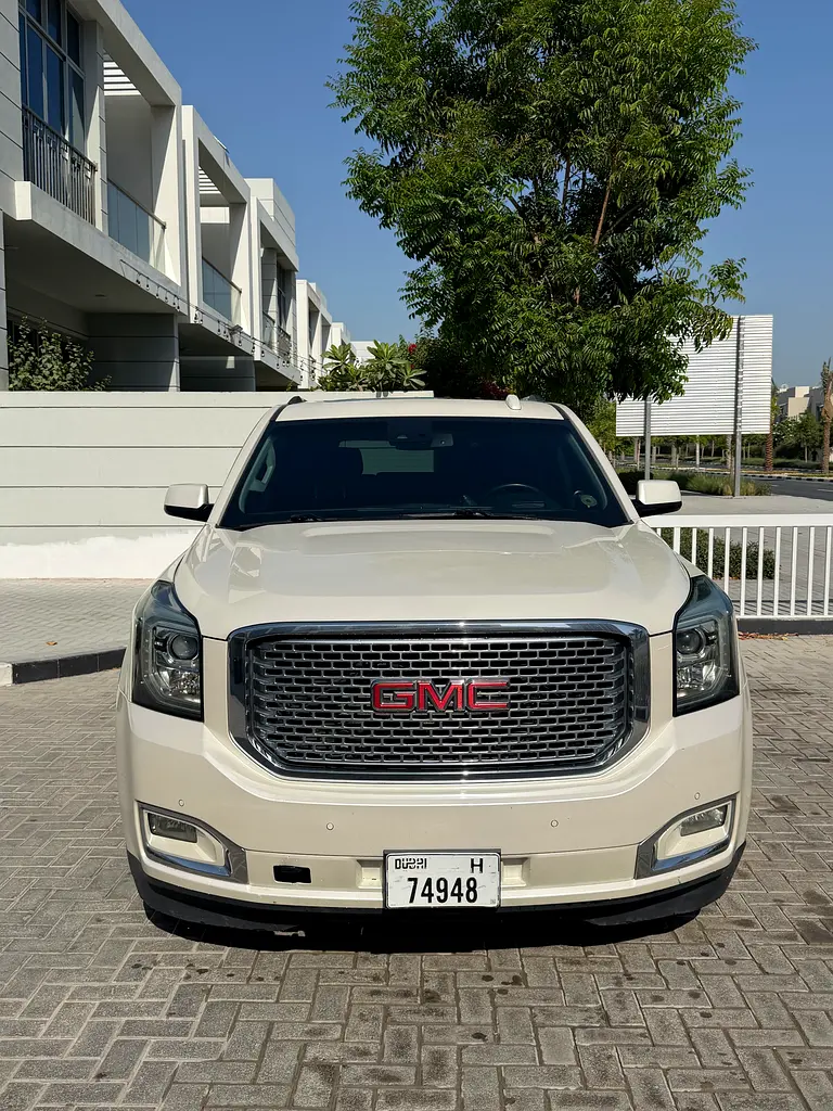 GMC Yukon 2015 — photo 1 of 12