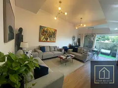 Extended and Upgraded | Single Row | Close to park and pool