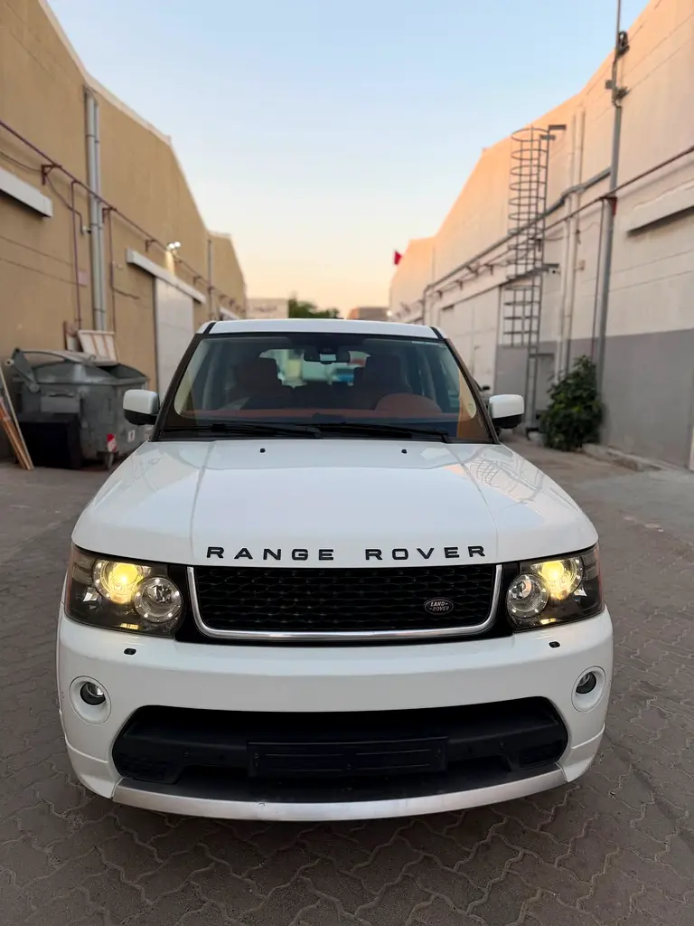 Land Rover Range Rover Sport 2012 — photo 1 of 13