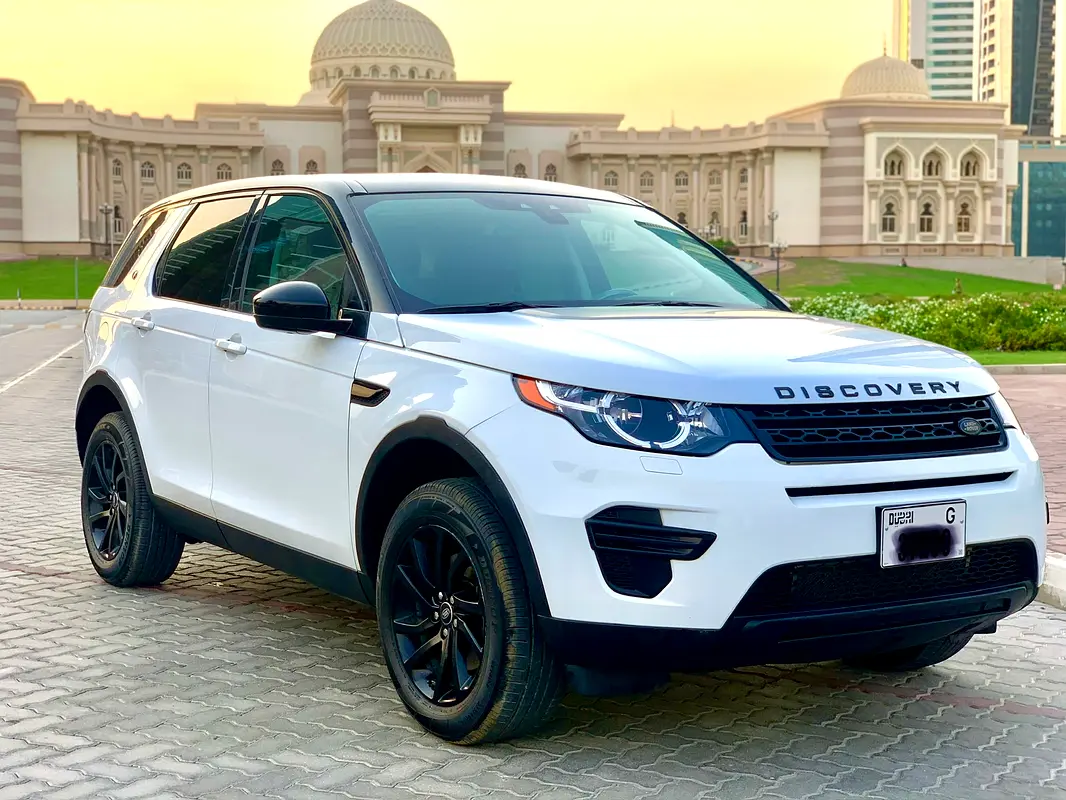 Land Rover Discovery Sport 2016 — photo 1 of 7