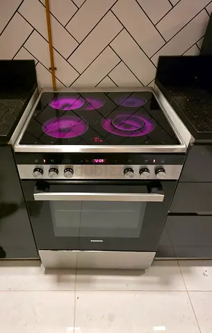Siemens 4 Ceramic Hobs Electric Cooker Stove Model. HK9R3A250M