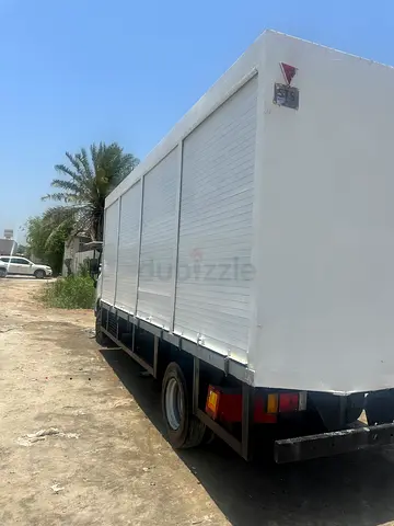* 2014 Isuzu Truck – Excellent Condition