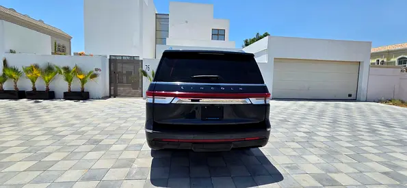 صورة 8 لـ 2022 Lincoln NAVIGATOR
