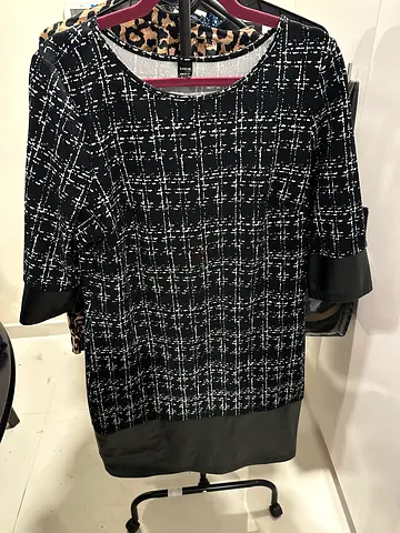 Black and white patterned womens top with faux leather trim - size XL