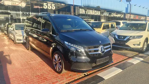 Pristine 2023 Mercedes-Benz V-Class V 250 - GCC Specs - Low Mileage