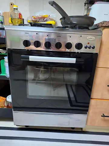 Glemgas cooking range in perfect working condition