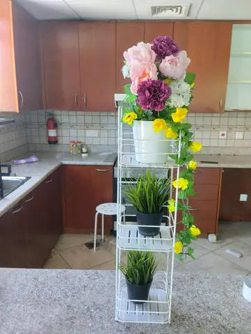 White Metal Multi-Tier Plant Stand