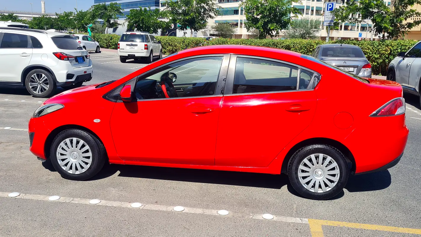 Mazda 2 2015 — photo 1 of 19