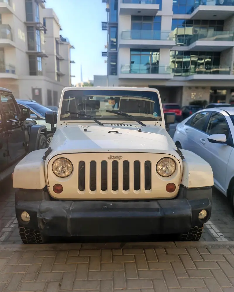 Jeep Wrangler 2010 — photo 1 of 8