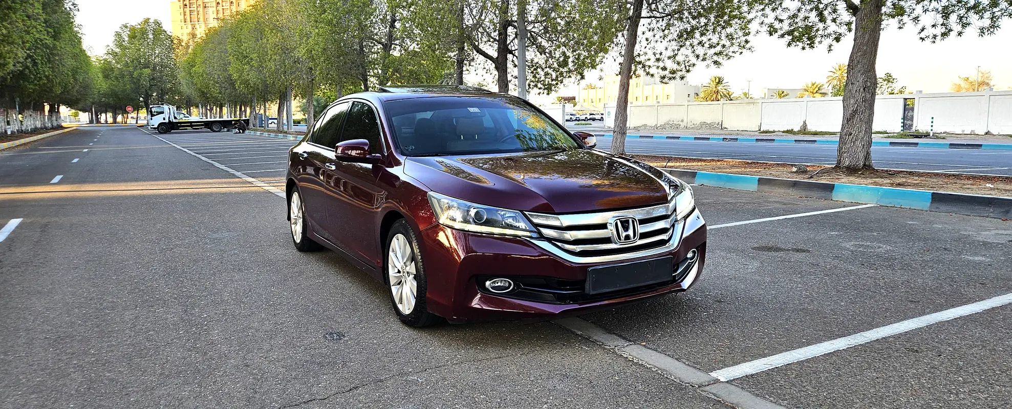 Honda Accord 2015 — photo 1 of 20