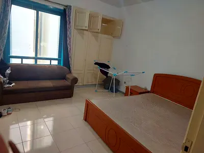 clean and peaceful family room available for SouthAsian Couple or max. Two girl ( Nepali or Indian)
