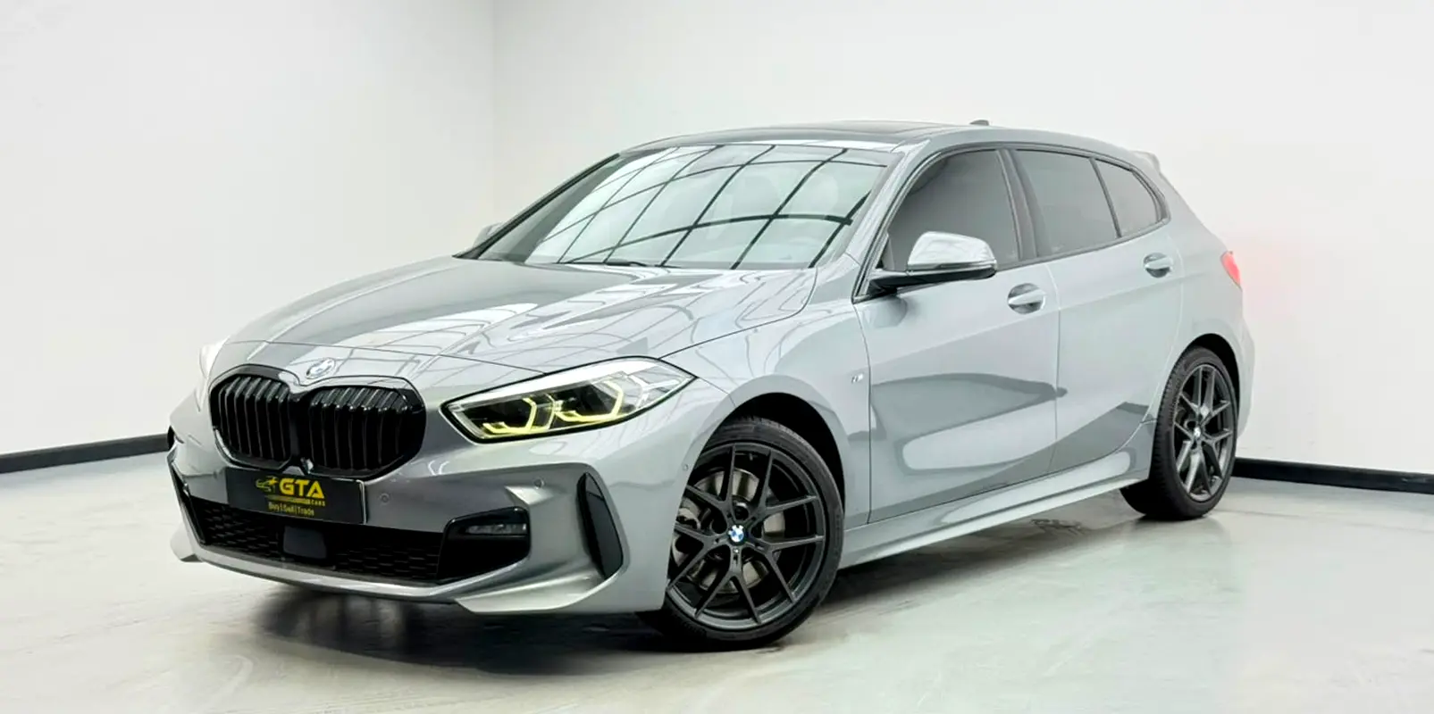 BMW 1-Series 2022 — photo 1 of 17