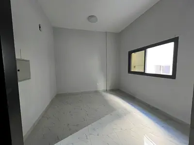 Second tenant - Separate kitchen - Central air conditioning - Large area - Family accommodation - Full maintenance included