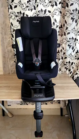 Nuna newborn-to-toddler car seat ISOFIX support Rotating 360°