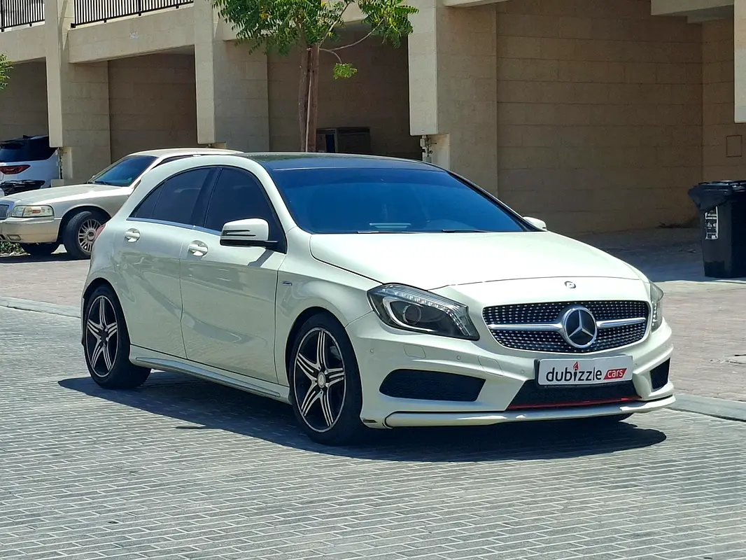 Mercedes-Benz A-Class 2015 — photo 1 of 14