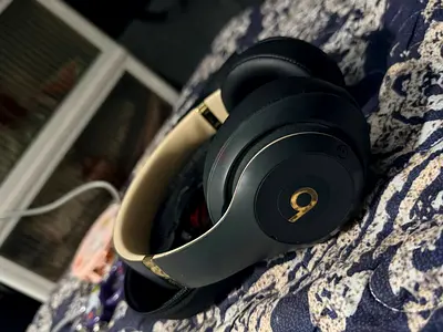 Beats Studio 3 Headphones (Pristine Condition)