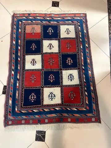 Handwoven persian Rug - Good Condition