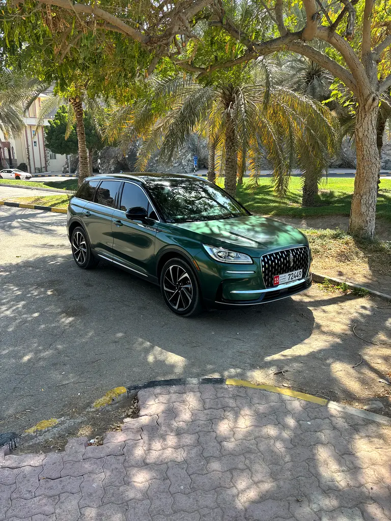 Lincoln Corsair 2023 — photo 1 of 17