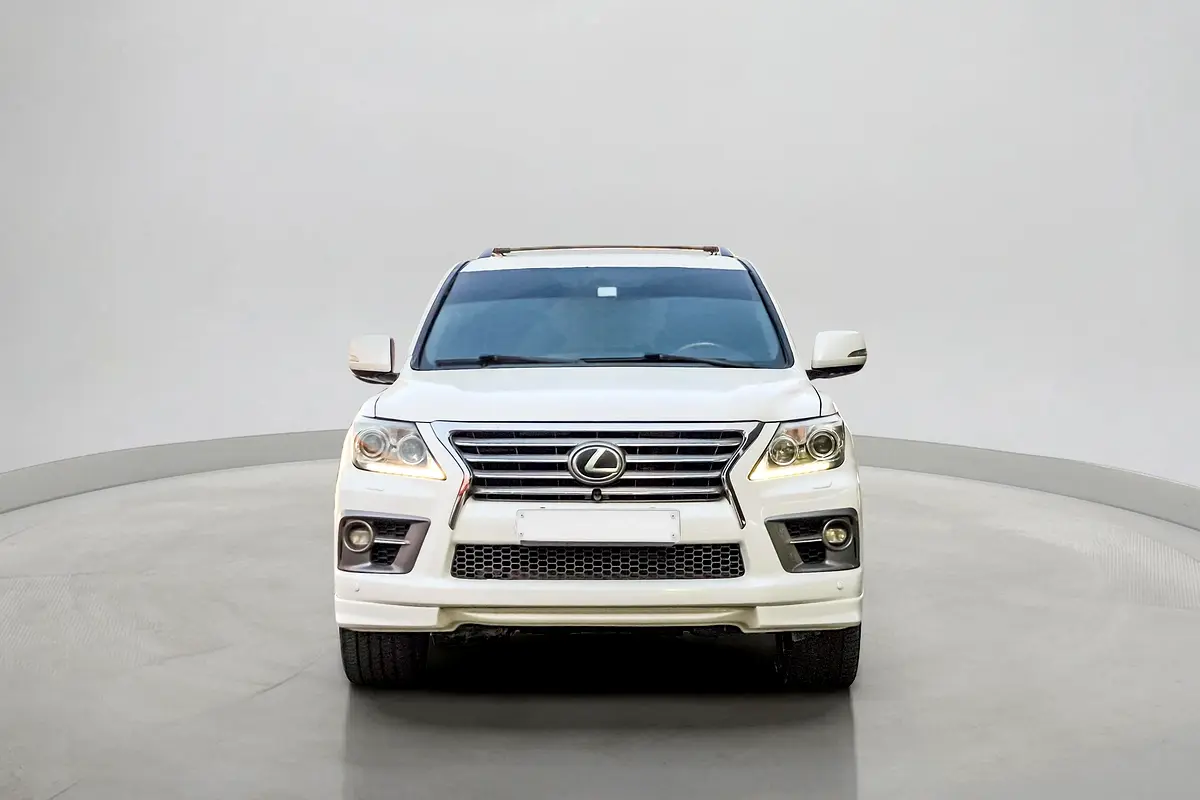 Lexus LX-Series 2014 — photo 1 of 15