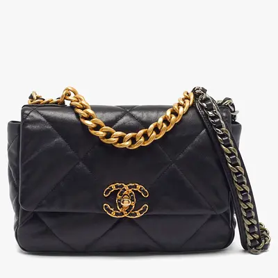 Chanel 19 Small with Box  Accesories