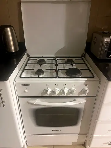 White Elba Freestanding Gas Cooker with Oven - Good Working Condition