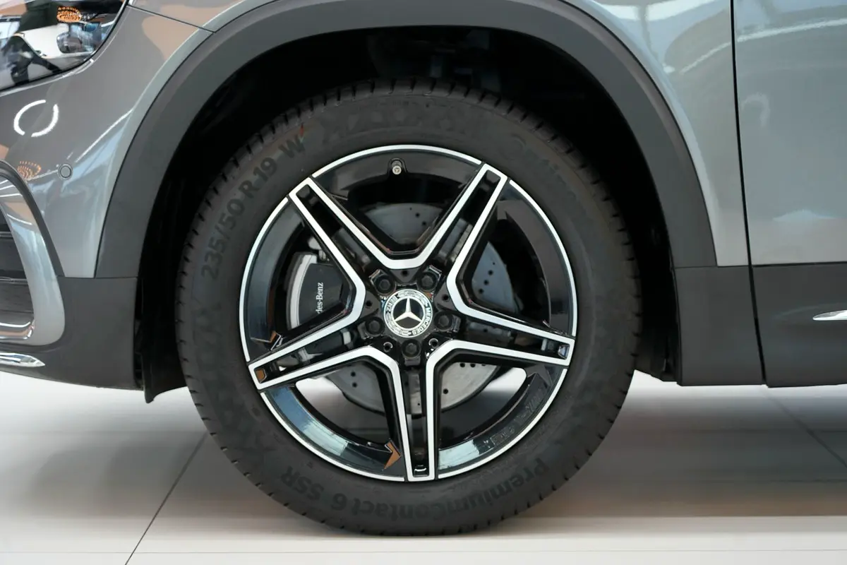 Mercedes-Benz GLB-Class 2025