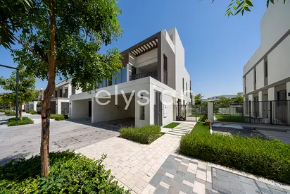 Modern Townhouse | 5 Mins to Lagoon Al Ghaf