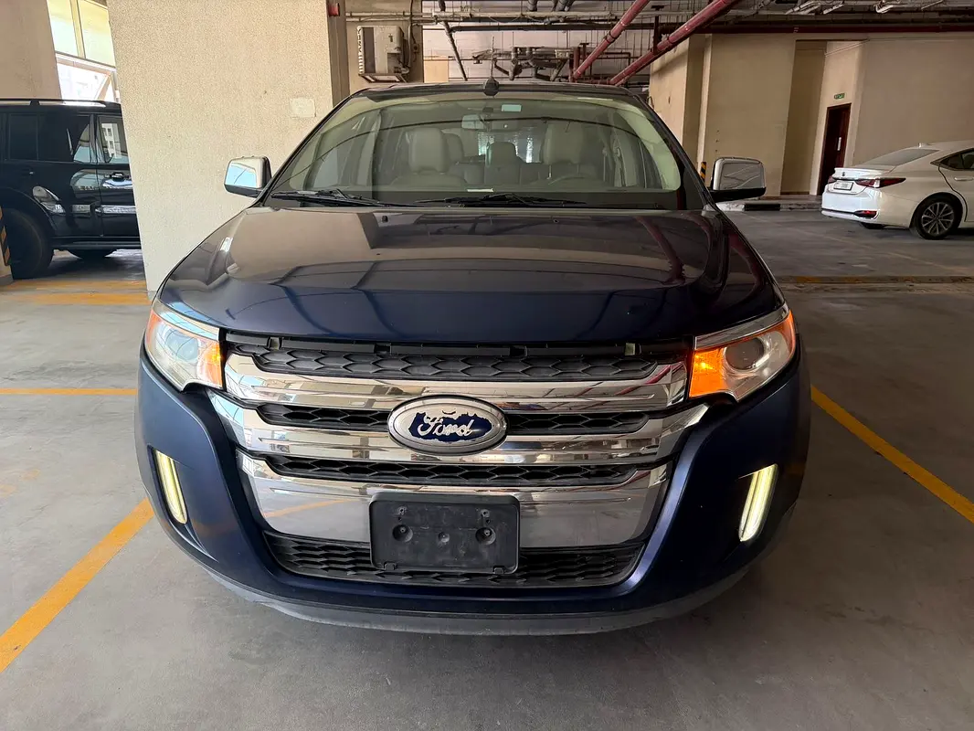 Ford Edge 2012 — photo 1 of 11