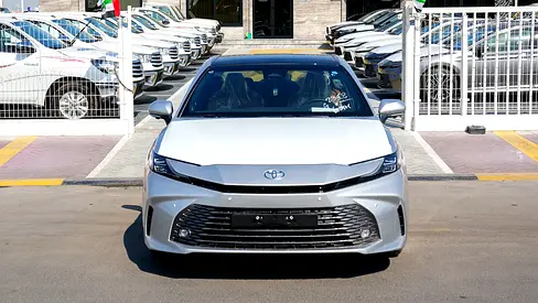 Toyota Camry 2025 Lumiere HYBRID GCC Spec
