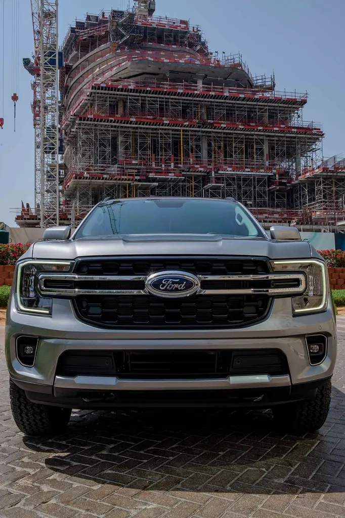 Ford Everest 2024 — photo 1 of 10