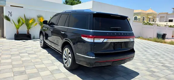 صورة 9 لـ 2022 Lincoln NAVIGATOR