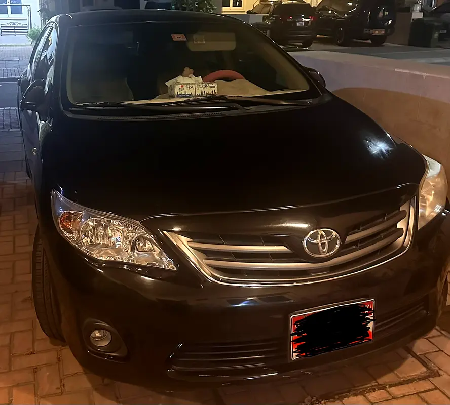Toyota Corolla 2012 — photo 1 of 6