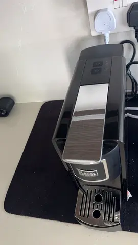 Compact single-serve coffee/espresso machine - good working condition