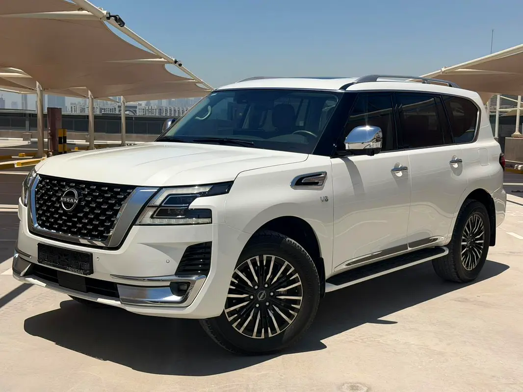 Nissan Patrol 2022 — photo 1 of 16