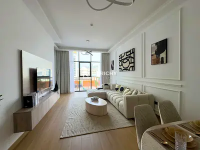 FULLY FURNISHED | POOL VIEW | BRIGHT UNIT