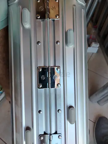 100% Authentic Rimowa Original Cabin S Suitcase – Silver Aluminum (Full Set with Original receipt