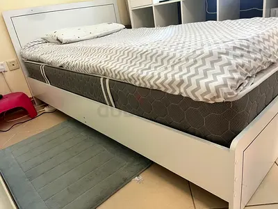 (Home Box) White single bed with mattress - few moths old