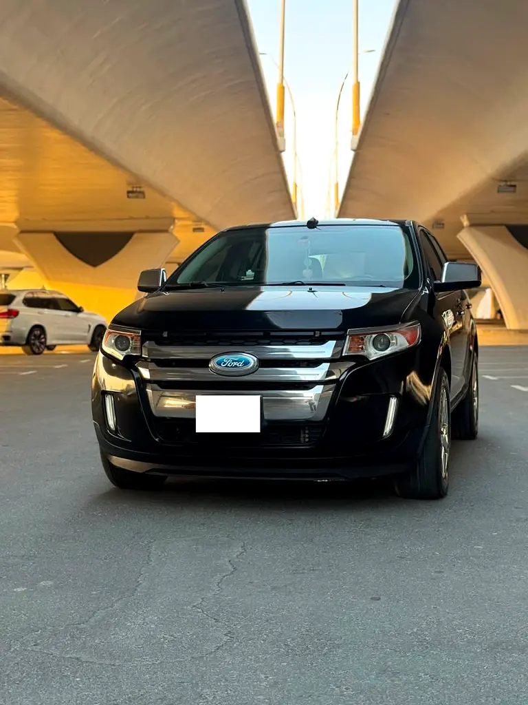 Ford Edge 2012 — photo 1 of 8