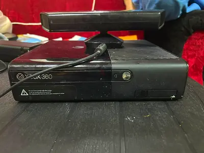 Xbox 360 excellent condition with cds