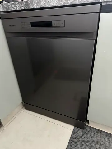Hisense Dishwasher Like New