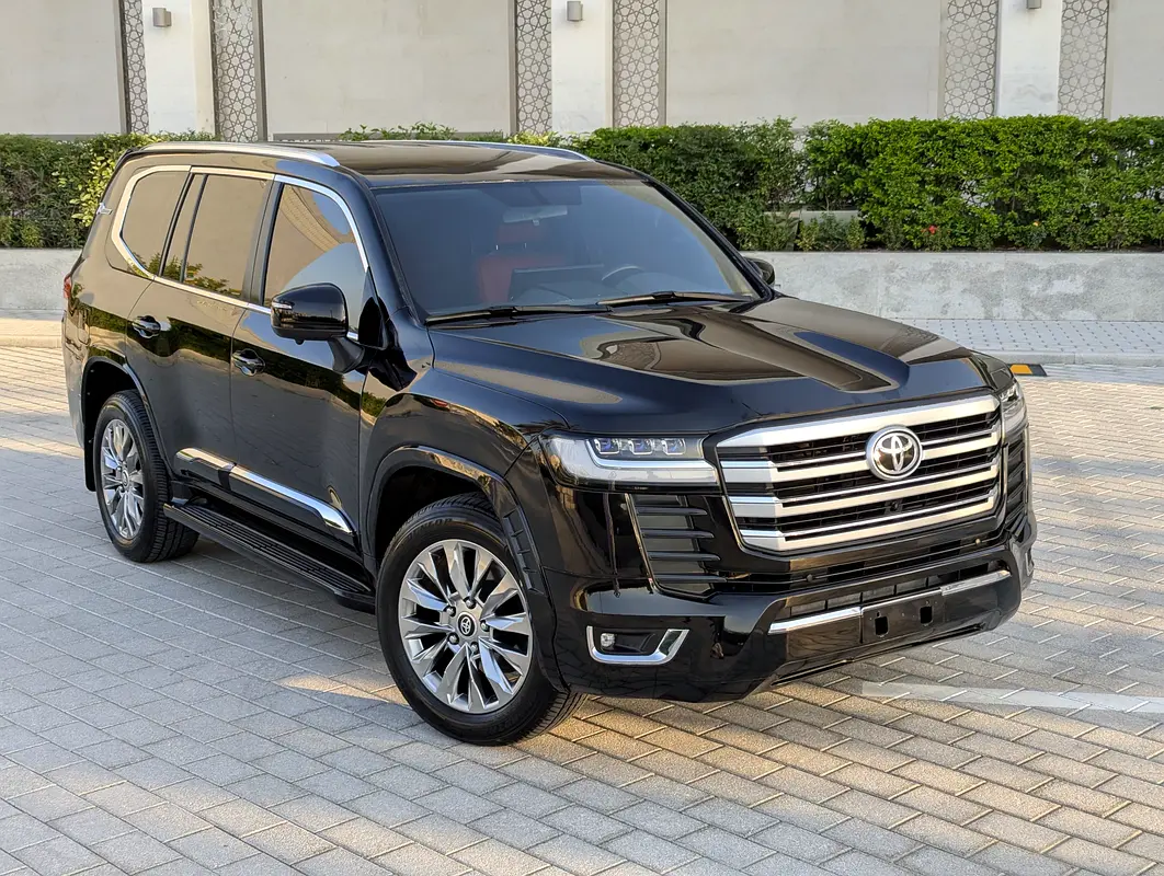 Toyota Land Cruiser 2016 — photo 1 of 19