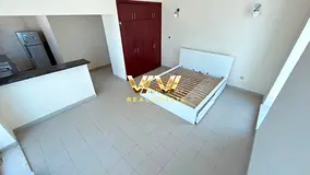 SPACIOUS STUDIO | VACANT | WITH BALCONY