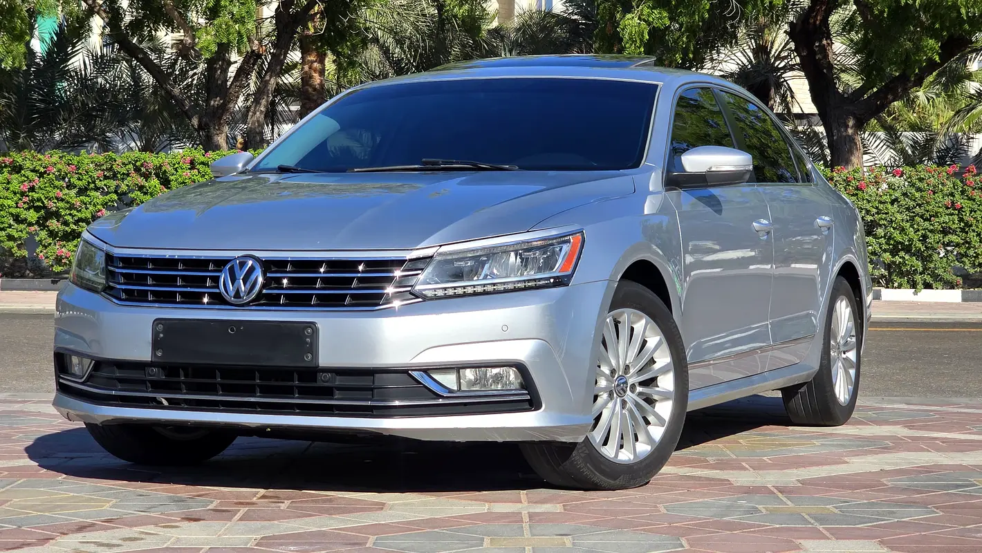 Volkswagen Passat 2016 — photo 1 of 20