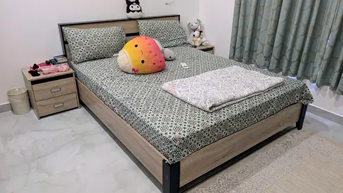 Queen size bed set