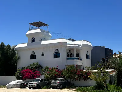 Big En-suite Room in Jungle Villa close to beach for Western Expat all inclusive