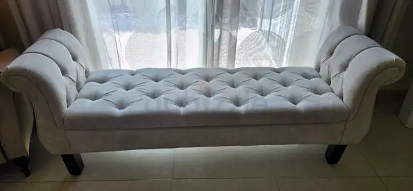 Light Grey Tufted Upholstered Bench/Chaise - 3-Seater