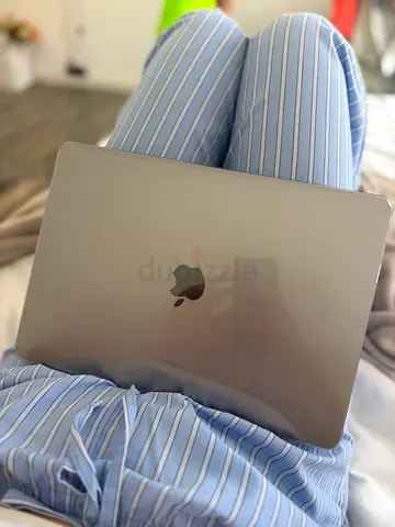 MacBook Air M1 (2020) – Excellent Condition