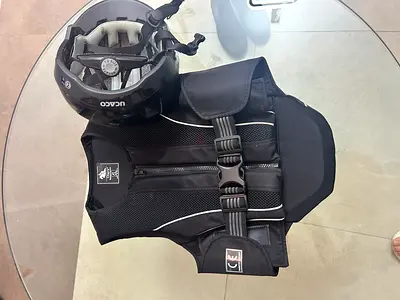 Kids protective horse riding vest with helmet - used, good condition
